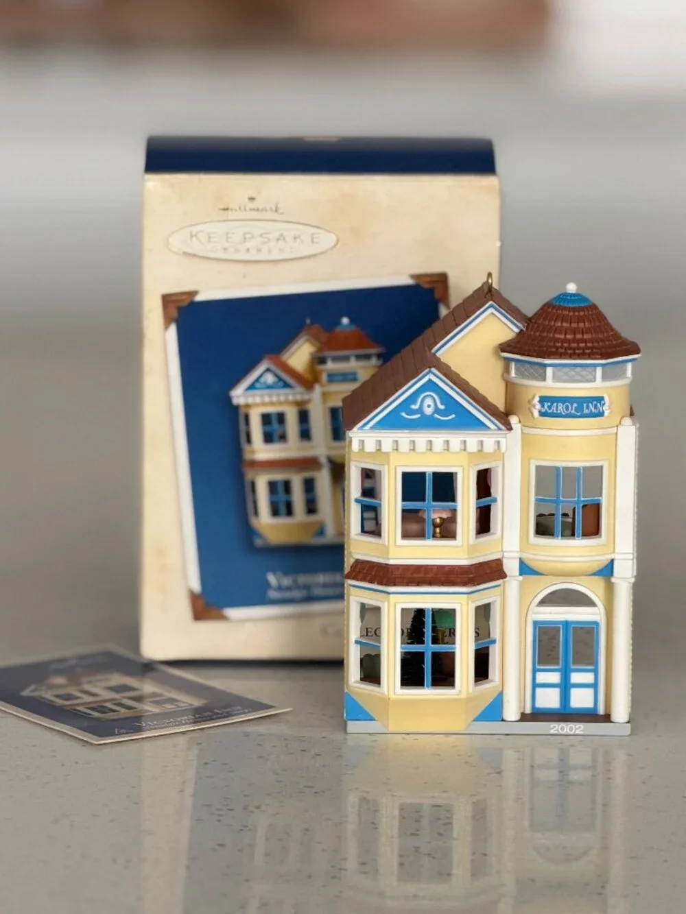 Hallmark Ornament Nostalgic Houses and Shops Victorian Inn #19